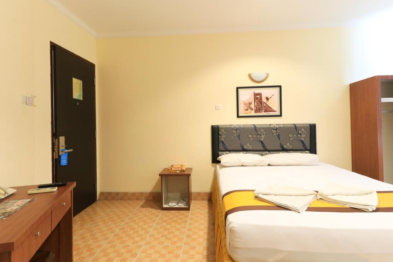 Al-Badar Hotel Syariah Makassar Kültér fotó