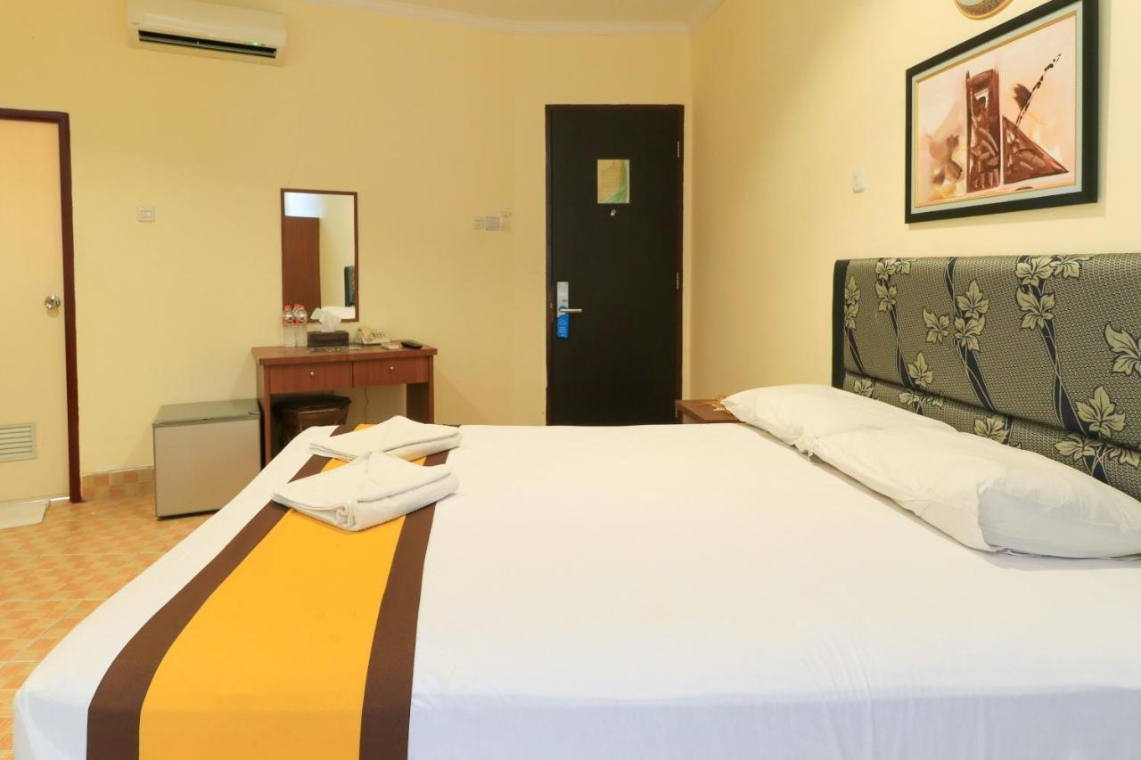 Al-Badar Hotel Syariah Makassar Kültér fotó