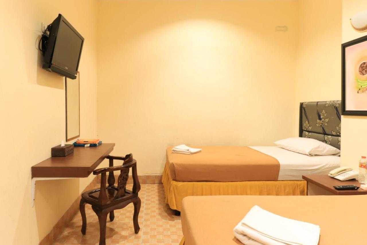Al-Badar Hotel Syariah Makassar Kültér fotó