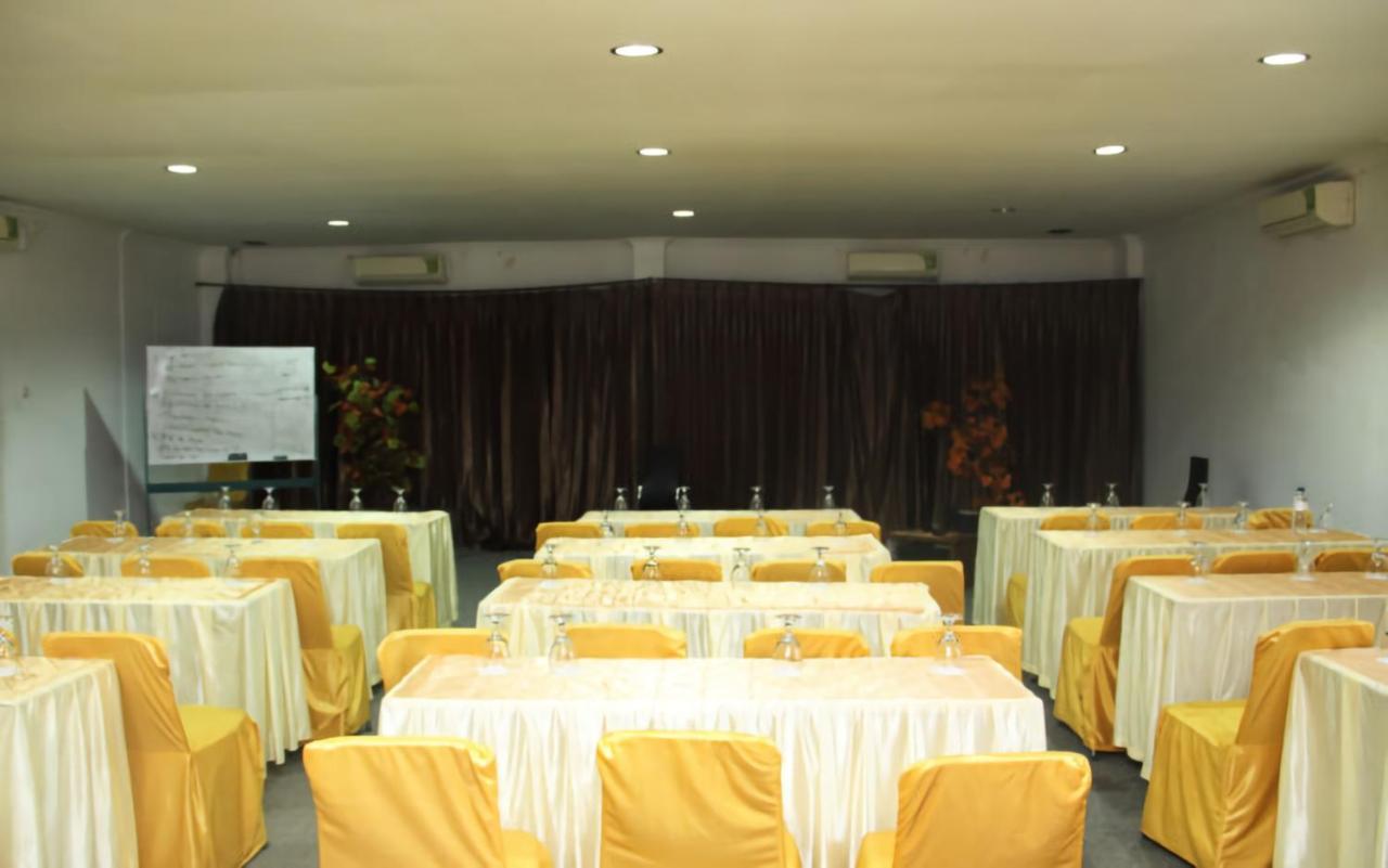Al-Badar Hotel Syariah Makassar Kültér fotó