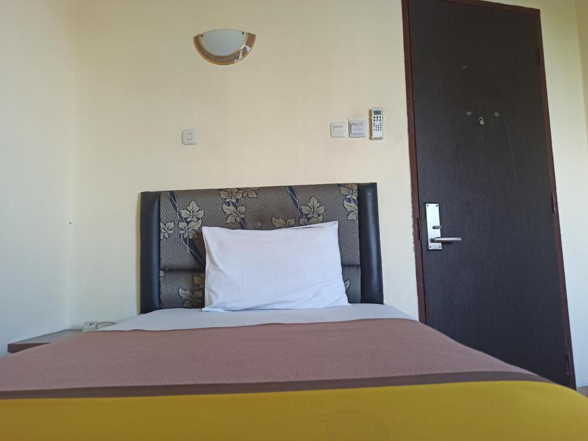 Al-Badar Hotel Syariah Makassar Kültér fotó