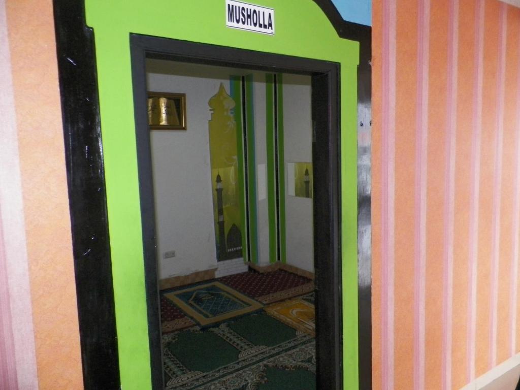 Al-Badar Hotel Syariah Makassar Kültér fotó